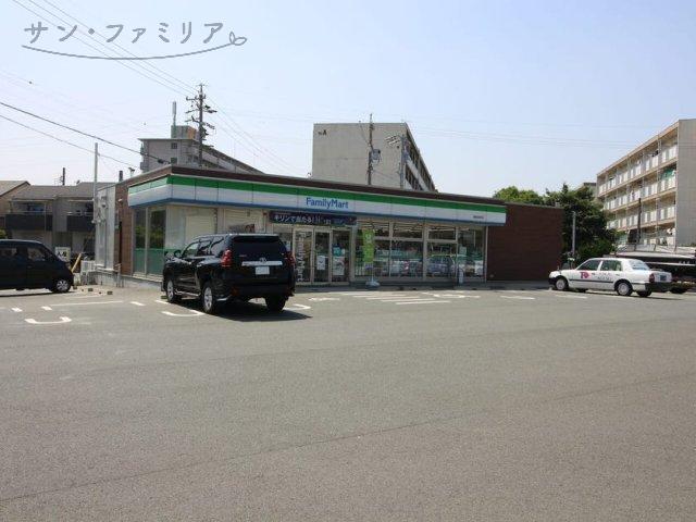 コンビニ　ファミリーマート　豊橋岩屋町店（コンビニ）まで440m