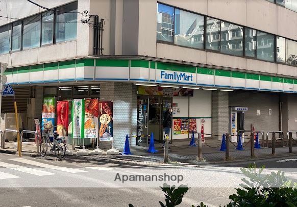 コンビニ　ファミリーマート池袋駅西店（コンビニ）まで165m