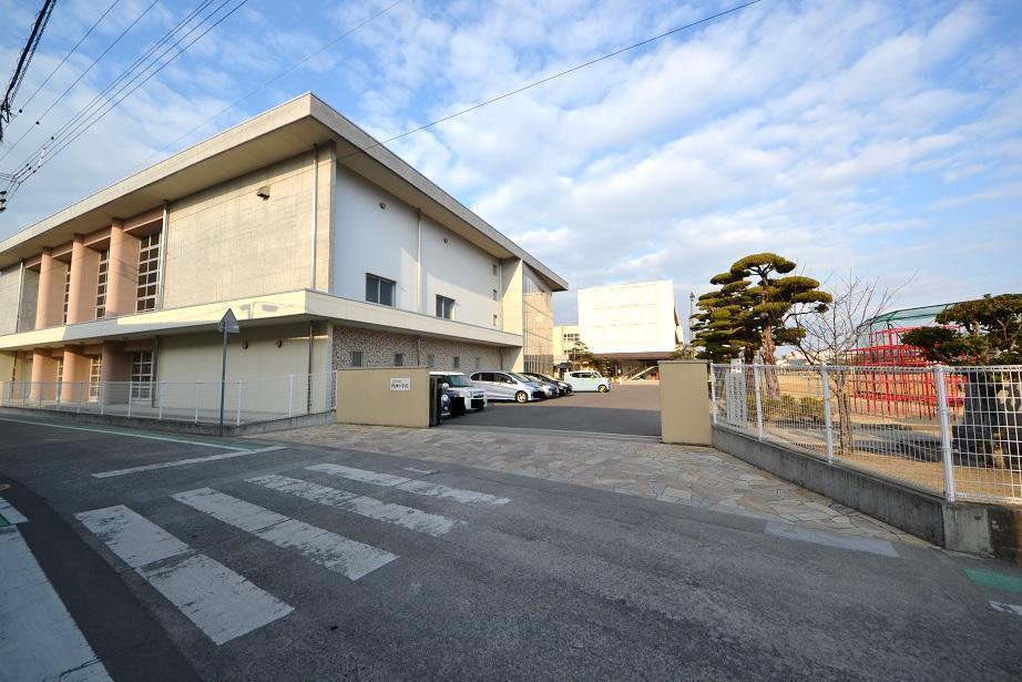 小学校　城坤小学校（小学校）まで550m