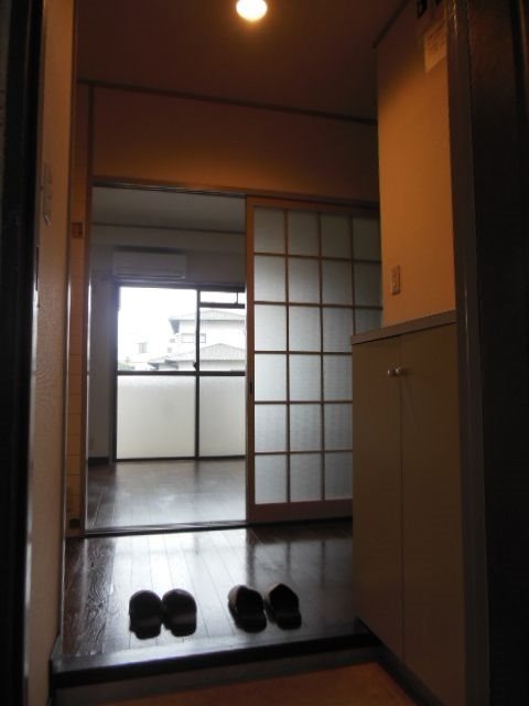 玄関　別号室