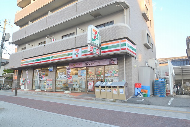 コンビニ　セブンイレブン広島大芝2丁目店（コンビニ）まで222m