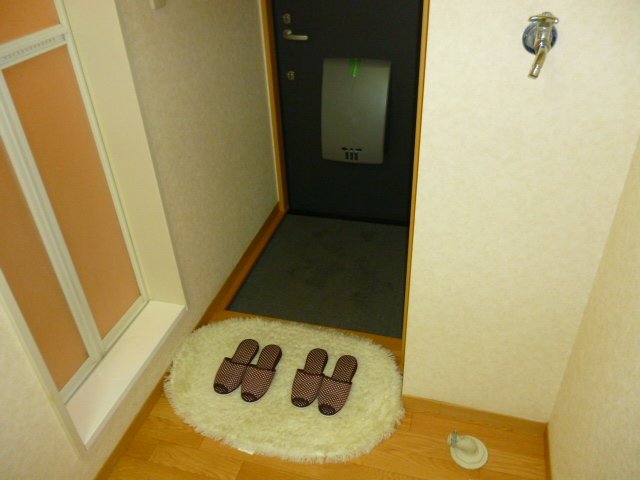 玄関　別号室の参考写真です。
