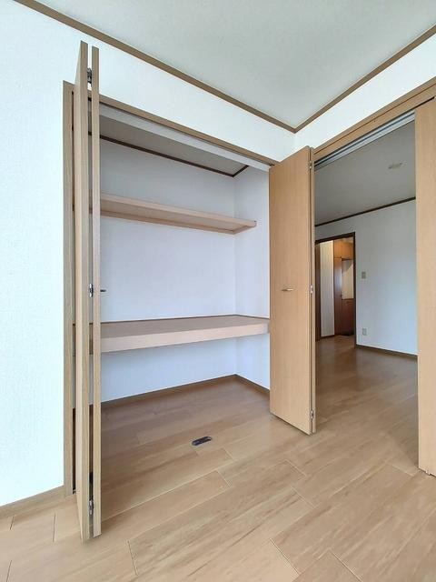収納　7帖洋室収納