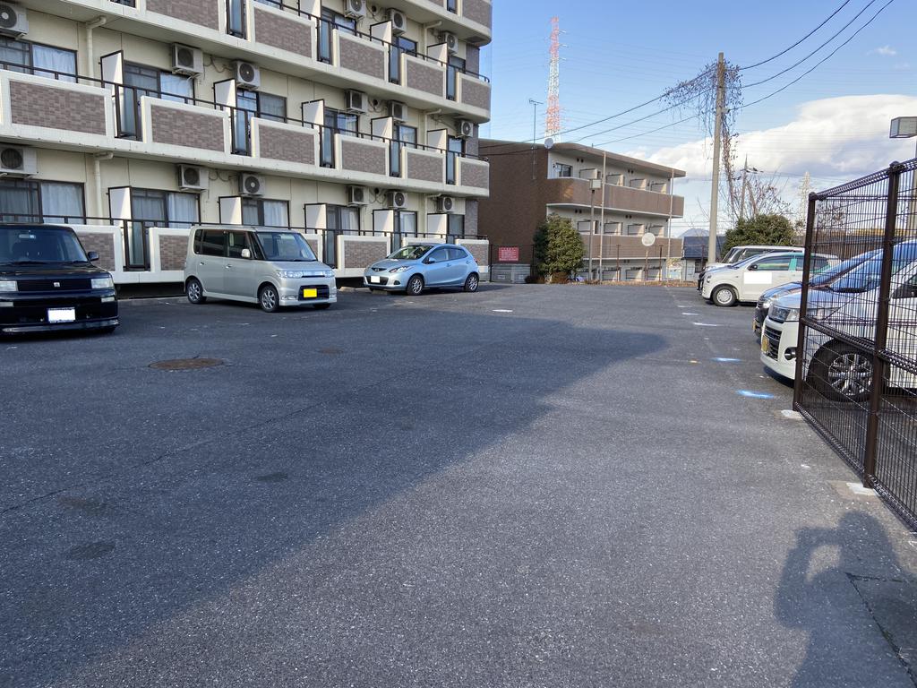 駐車場　駐車場空きあり！お問い合わせ下さい！
