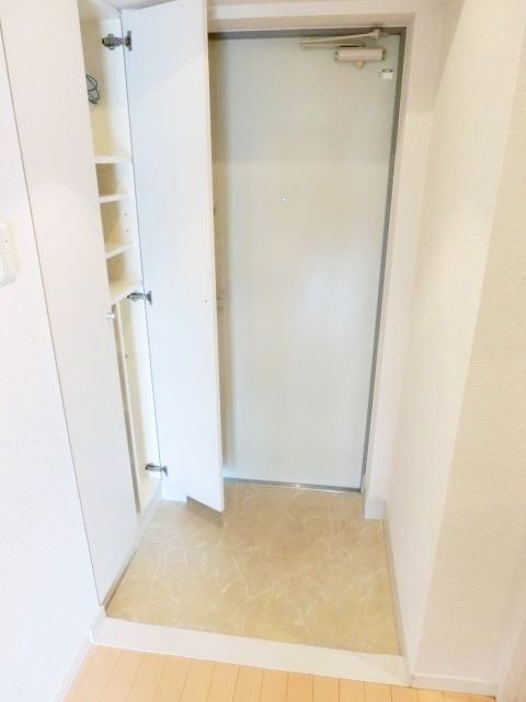 玄関　（別タイプ参考写真）コンフォリア町屋　荒川区荒川５