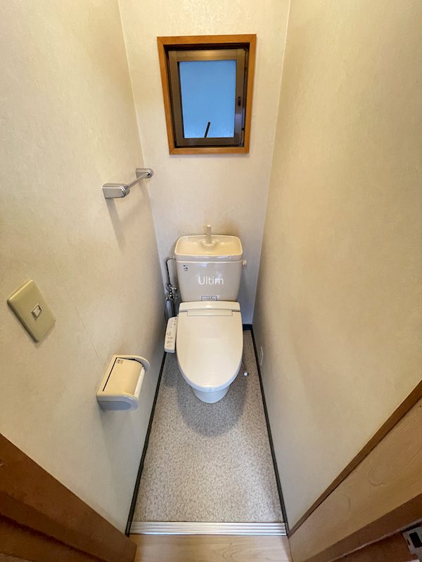 トイレ　※別のお部屋のお写真です