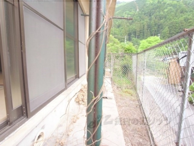 バルコニー　広くてのびのびできるベランダでづ