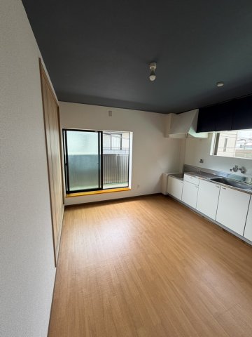 住吉宮町2丁目戸建ての居間写真