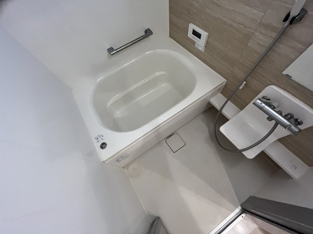 バス・シャワールーム　落ち着いた空間のお風呂です