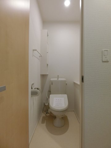 トイレ　イメージ203号室の写真（反転あり）