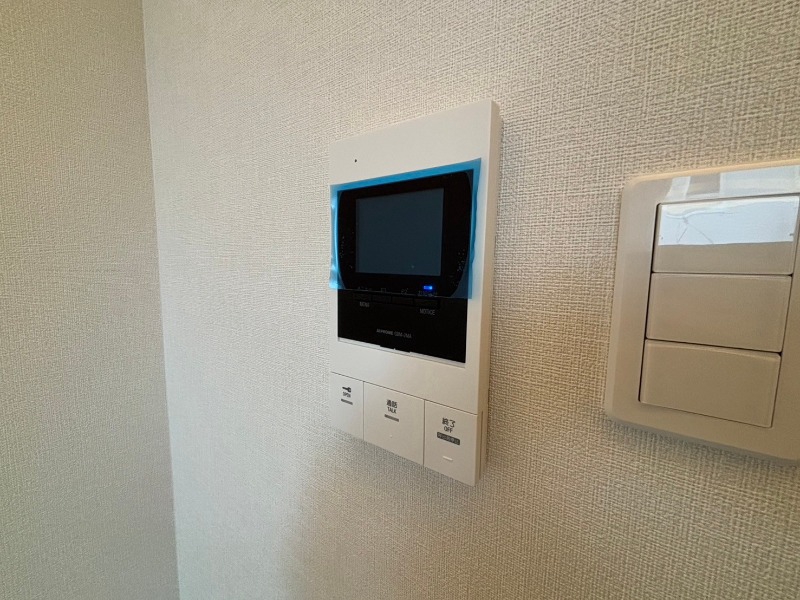 セキュリティ　ＴＶモニター付インターホンです。来客者の顔が見えるので安心！