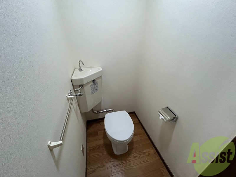 トイレ　こちらはトイレです。お手入れも楽ちんです！