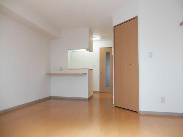 居室・リビング　★人気のカウンターキッチンのお部屋★