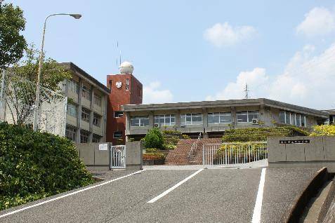 中学校　高知市立旭中学校（中学校）まで2228m