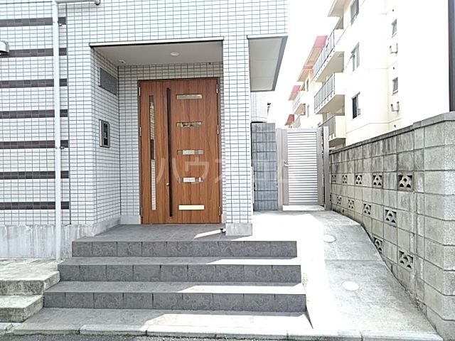 LUCRASの外観写真