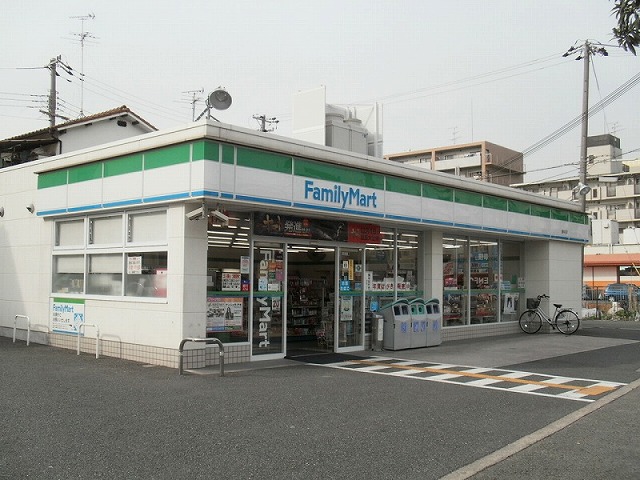 コンビニ　ファミリーマート豊中浜店（コンビニ）まで675m