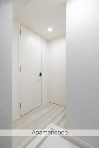 東京メトロ半蔵門線 表参道駅 徒歩13分 14階建 築3年の玄関写真
