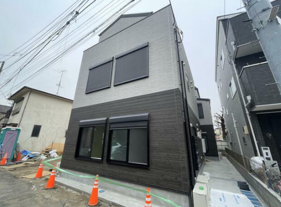 建物外観　ネット無料。ネット無料なら月々実質4000円程度のコストがか