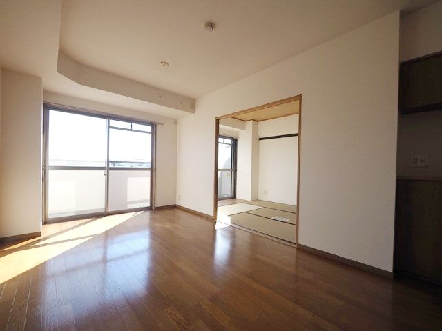 オクトス市ヶ尾1番館の居間写真