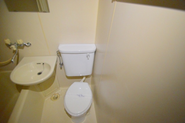 エミュー IIIのトイレ写真