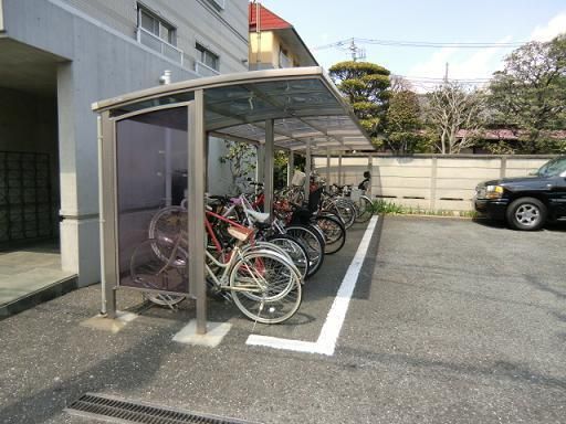 フレール宮の坂の外観写真