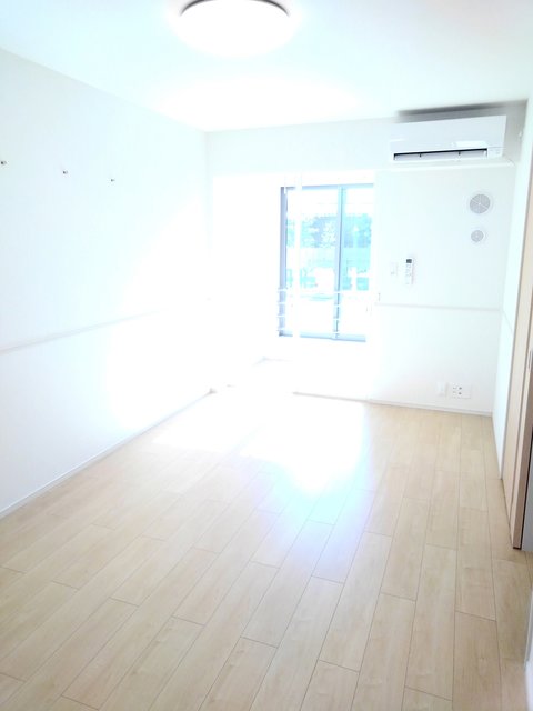 Wind Song IIの居間写真