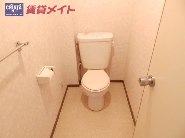 【津市雲出本郷町のマンションのトイレ】