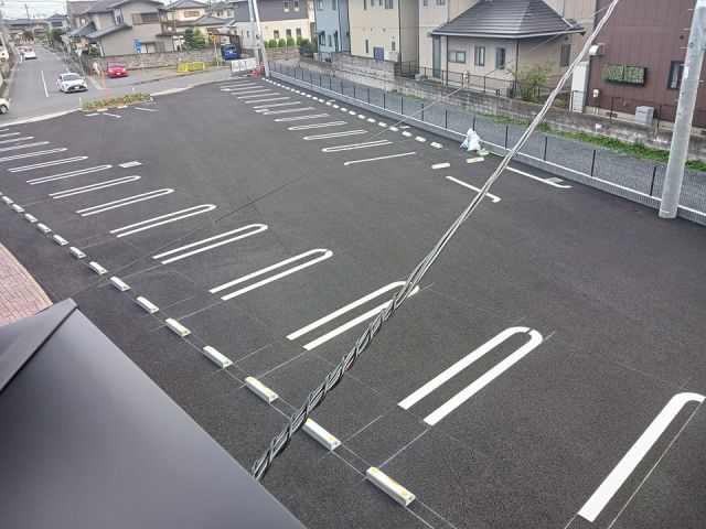 【ハイビスカスＡの駐車場】