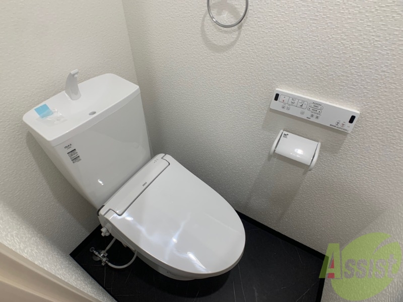 トイレ　トイレは温水洗浄便座となっており快適にお使いいただけます。