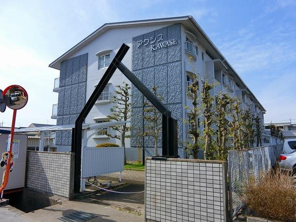 【彦根市川瀬馬場町のマンションの建物外観】