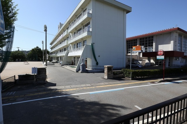 小学校　桜谷小学校（小学校）まで630m