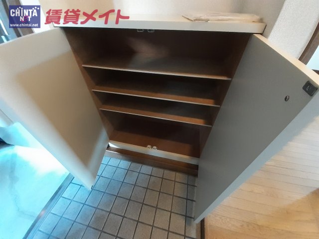 【三重郡菰野町大字菰野のマンションの収納】