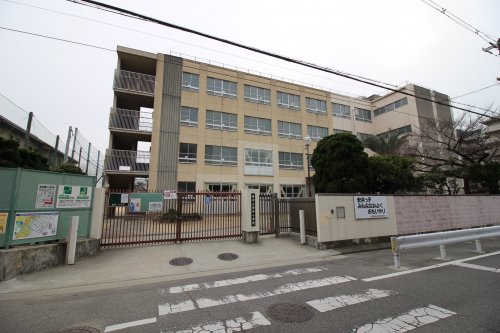 【ブランカ堺東の小学校】