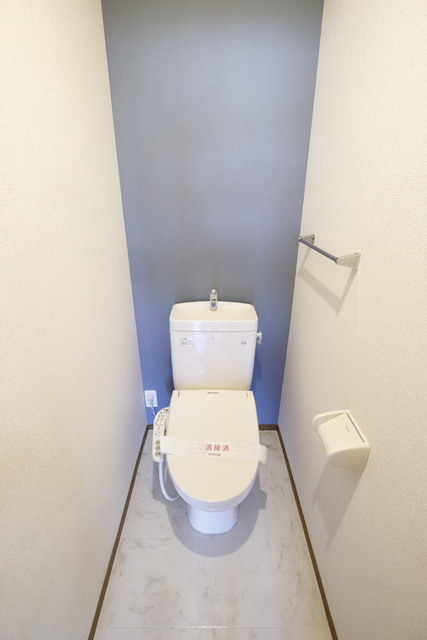 トイレ　温水洗浄便座付き☆