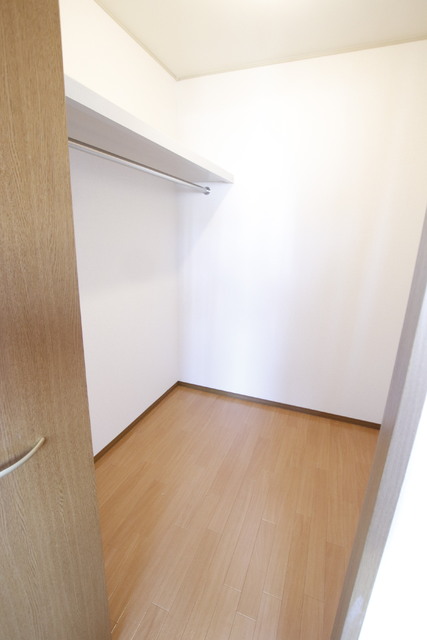 収納　北側洋室　ウォークインクローゼット