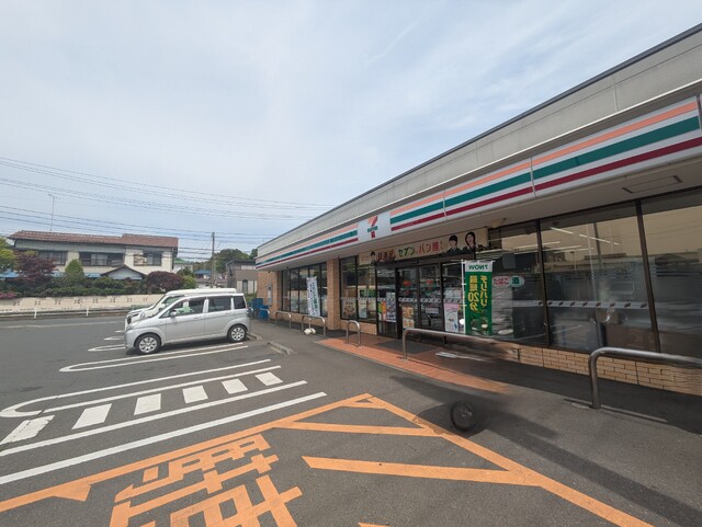 コンビニ　セブン－イレブン　横浜上川井町店（コンビニ）まで300m