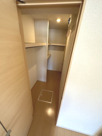 収納　ウォークインクローゼット