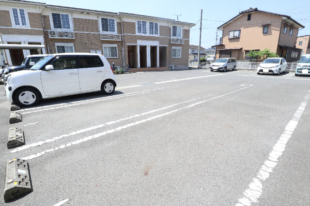 【倉敷市福井のアパートの駐車場】