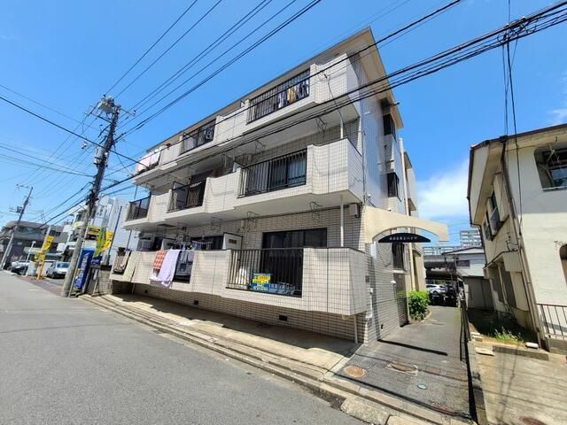 松戸市新松戸のマンションの建物外観