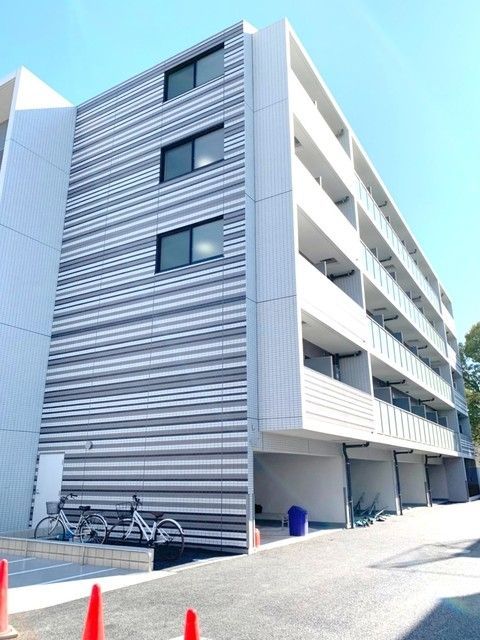 【川崎市幸区古川町のマンションの建物外観】