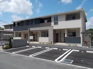 あきる野市雨間のアパートの建物外観