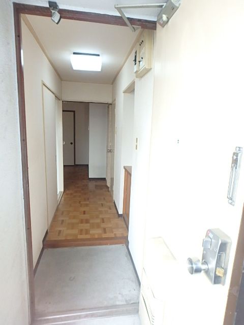 【名古屋市中川区戸田のマンションの玄関】