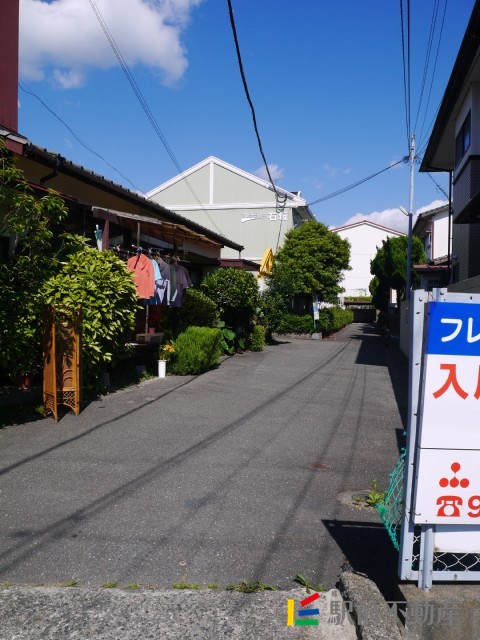 【太宰府市石坂のアパートの駐車場】