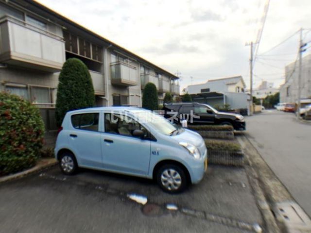 【堺市北区黒土町のアパートの駐車場】