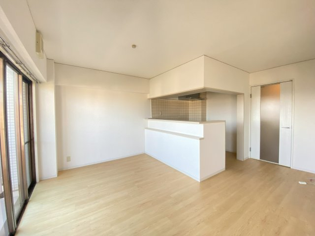 居室・リビング　別部屋反転間取りの参考写真となります。