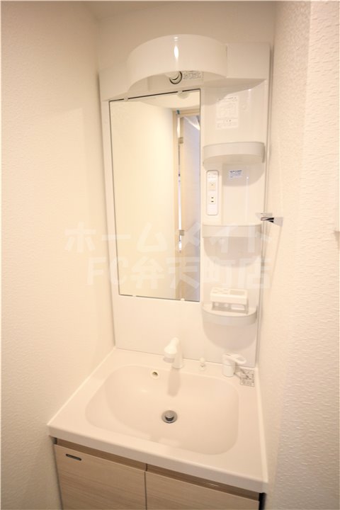 洗面設備　コンパクトで使いやすい洗面所