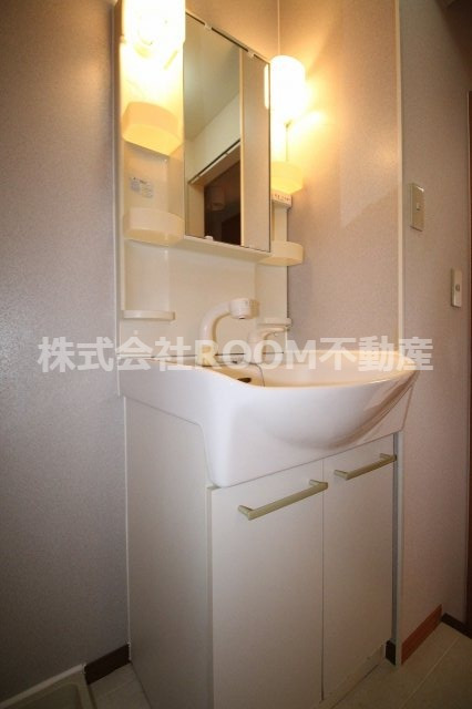 洗面設備　朝の身支度には欠かせない独立洗面化粧台