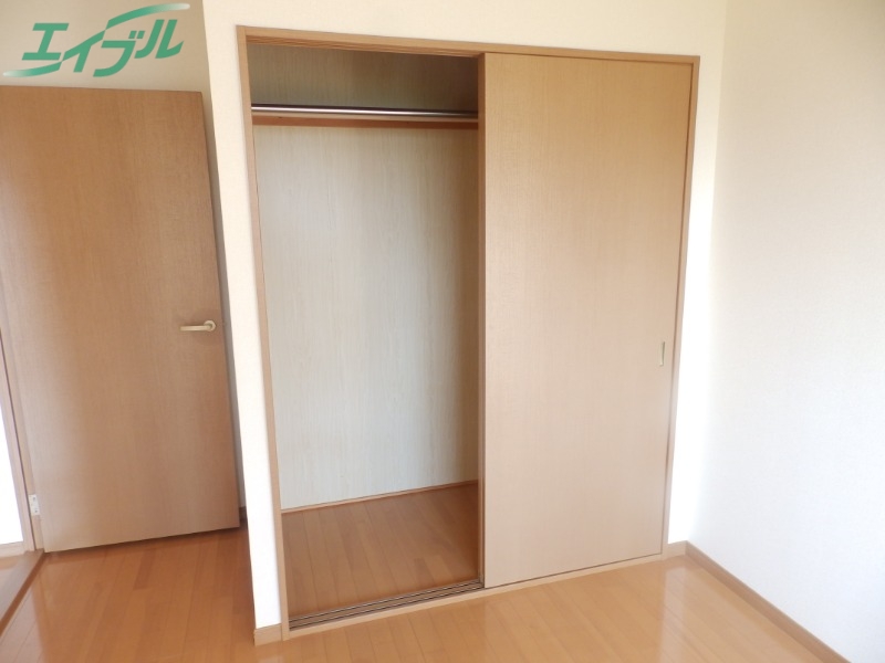 収納　同型参考写真