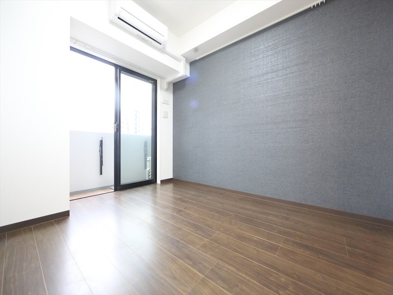 バルコニー　洋室7.3帖　2面採光　エアコン完備　バルコニー