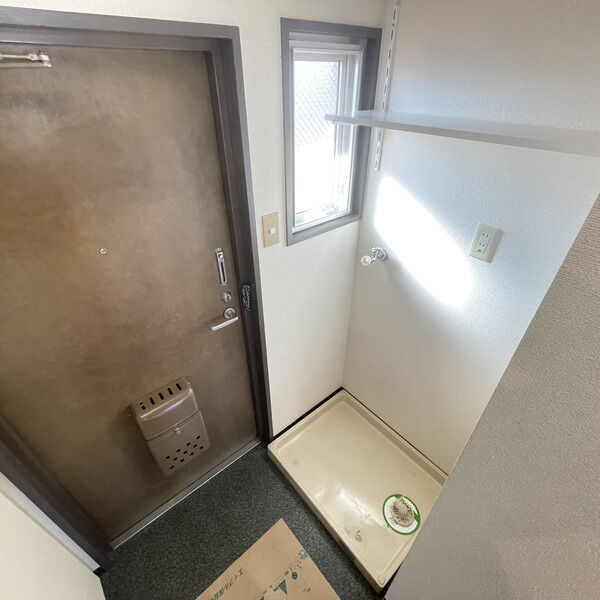 玄関　玄関・洗濯パン